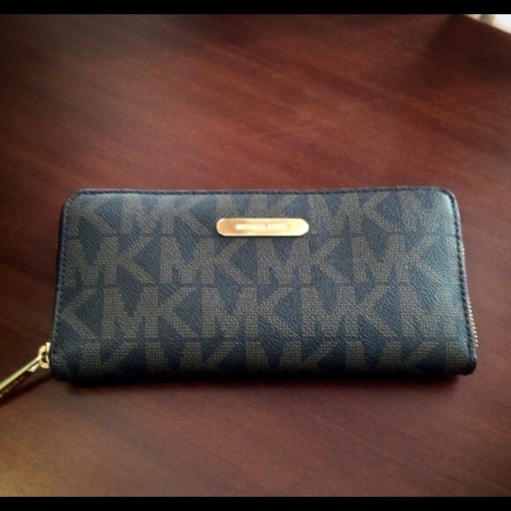 Michael Kors wallet